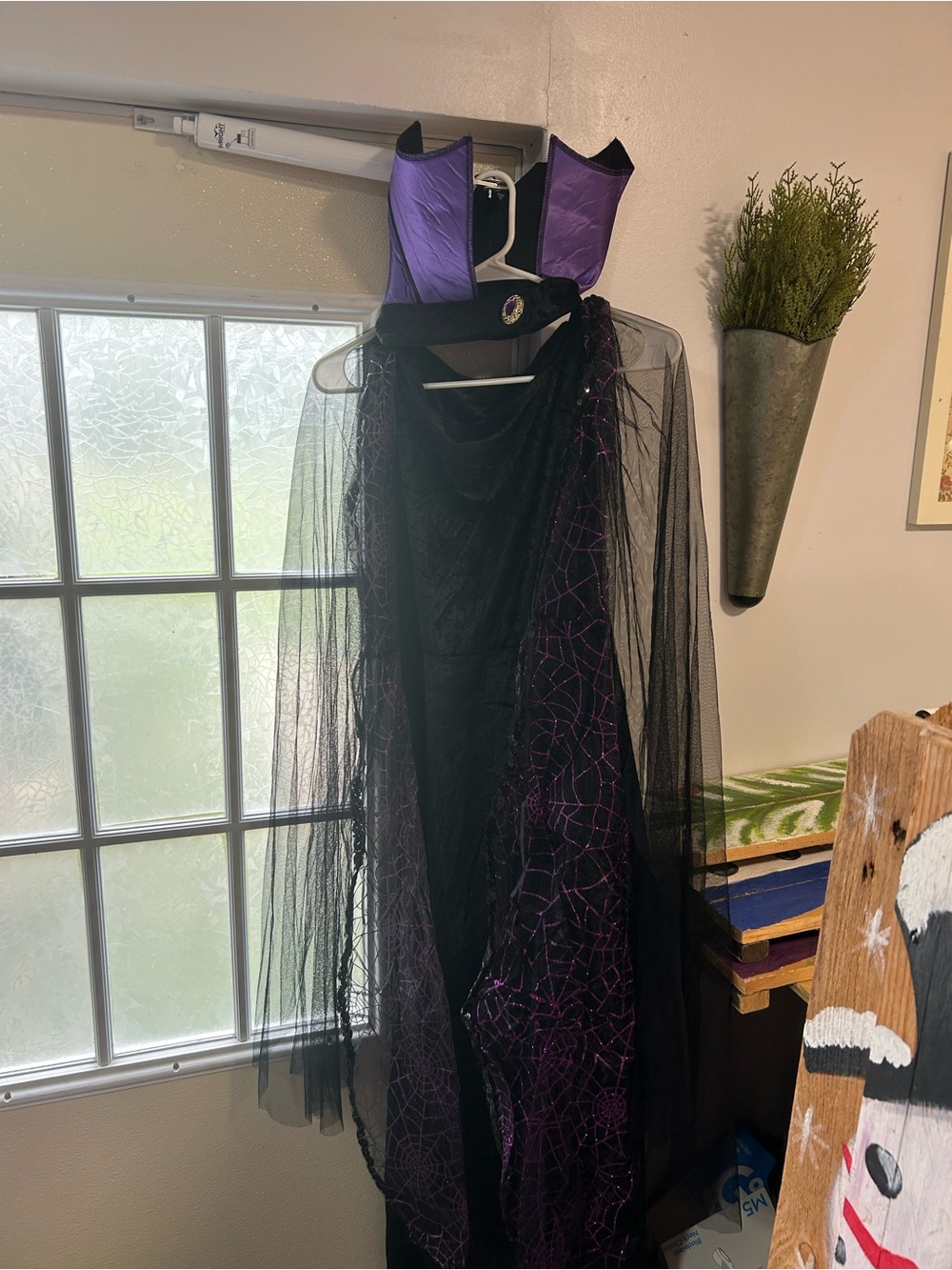 Disney Evil Queen Halloween costume size M